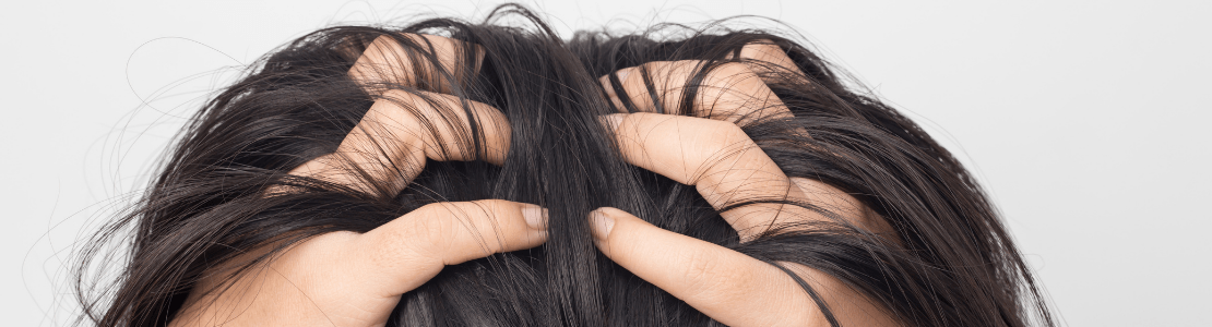 Favoriser la repousse des cheveux grâce au massage du cuir chevelu
